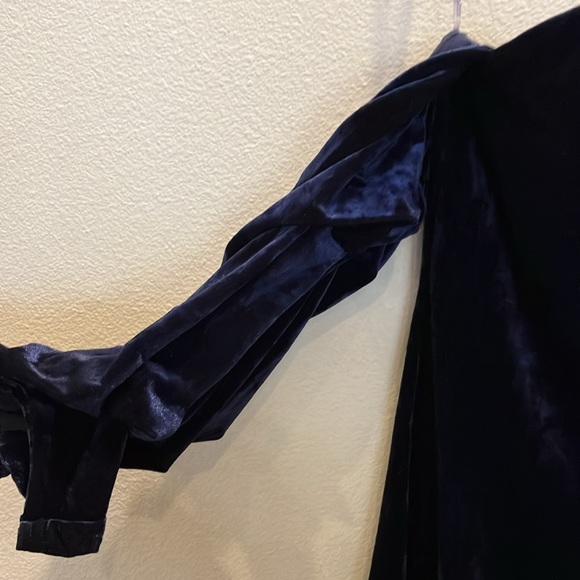 NWT Romeo & Juliet Couture Navy Velvet Dress - Picture 2 of 8